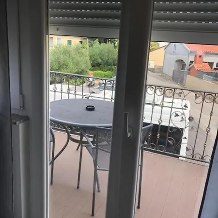 Tonka Апартаменты Задар